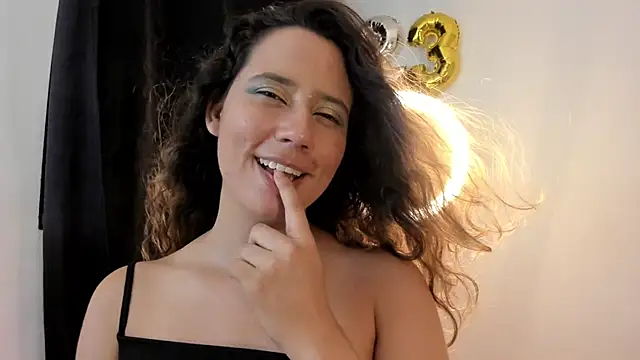 lovely kitt online show from March 5, 2025, 2:57 am