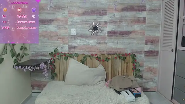 Snapshot of Lucy_joi chatting on January 9, 2025, 7:10 am Lucy joi online show from January 9, 2025, 7:10 am