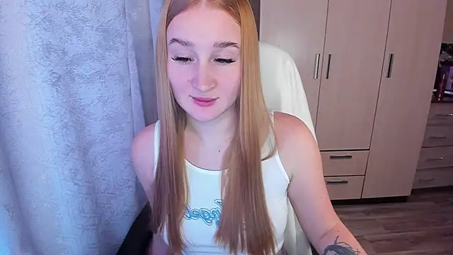 Snapshot of KeiraNight chatting on December 28, 2024, 7:44 am KeiraNight online show from December 28, 2024, 7:44 am