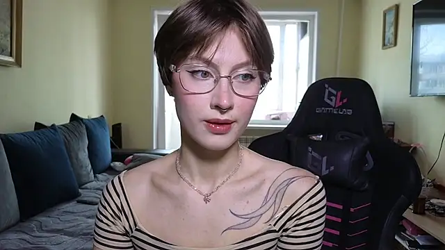 MalvinaBlum online show from April 19, 2026, 4:23 am