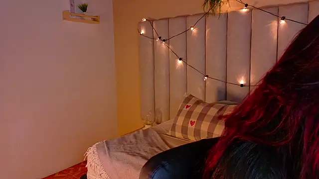 alaia-rogers online show from December 18, 2025, 11:38 am