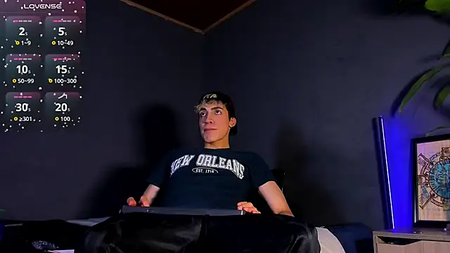 Snapshot of Angel_Snowhotxxx chatting on February 6, 2026, 3:00 am Angel Snowhotxxx online show from February 6, 2026, 3:00 am