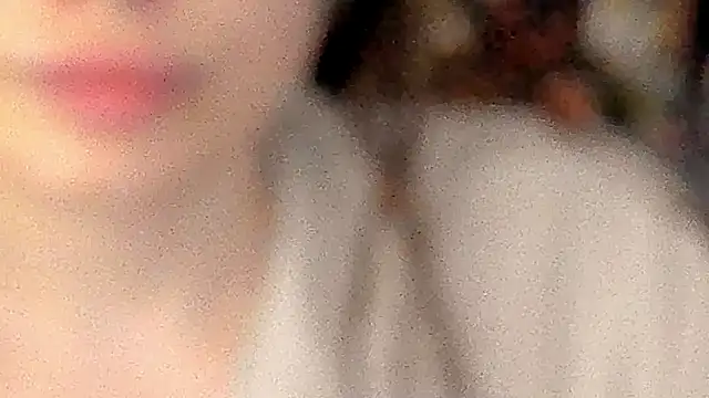 Snapshot of IceDanielles chatting on November 16, 2025, 1:39 pm IceDanielles online show from November 16, 2025, 1:39 pm