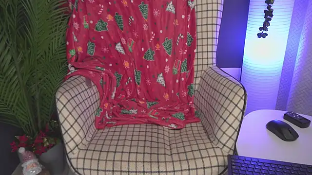 Snapshot of beyondthemask chatting on December 17, 2025, 6:52 am beyondthemask online show from December 17, 2025, 6:52 am