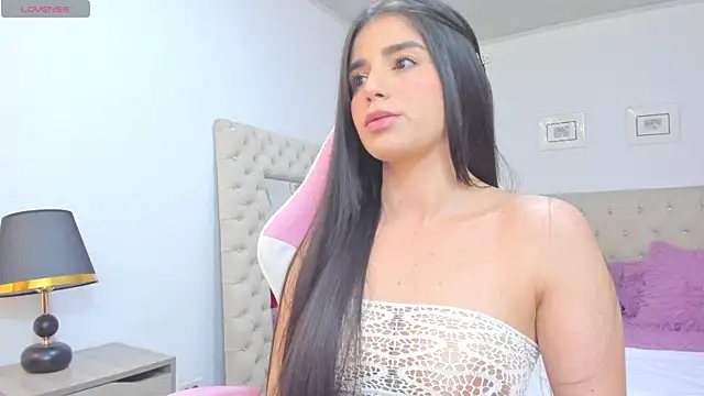 carlaperez  online show from November 26, 2025, 1:06 am