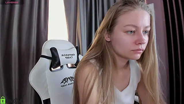 Snapshot of Polumna_cute chatting on September 14, 2025, 10:03 am Polumna cute online show from September 14, 2025, 10:03 am