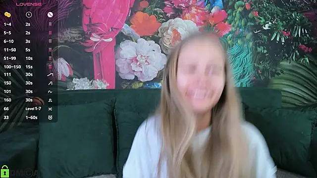 Snapshot of Polumna_cute chatting on November 14, 2025, 9:30 am Polumna cute online show from November 14, 2025, 9:30 am