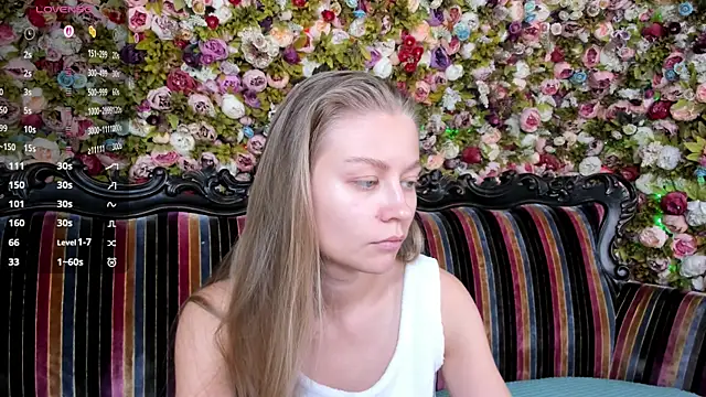 Snapshot of Polumna_cute chatting on November 26, 2025, 1:23 pm Polumna cute online show from November 26, 2025, 1:23 pm