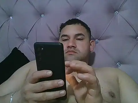 Snapshot of Maximil56 chatting on July 25, 2026, 1:30 pm Maximil56 online show from July 25, 2026, 1:30 pm