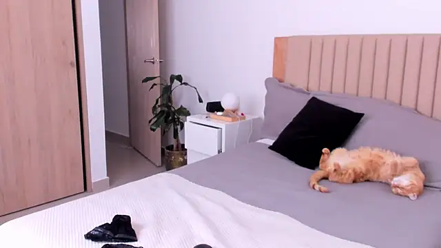 Snapshot of AnaHenao chatting on September 25, 2025, 6:11 pm AnaHenao online show from September 25, 2025, 6:11 pm