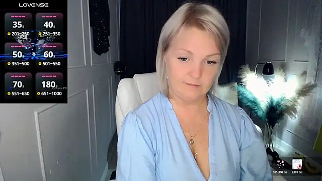 Snapshot of Juarnea chatting on April 23, 2026, 12:29 pm Juarnea online show from April 23, 2026, 12:29 pm