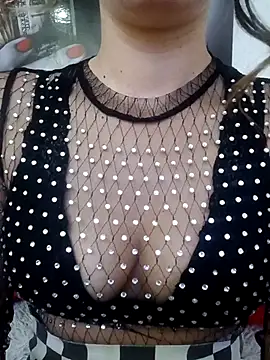 merlinaadams  online show from April 7, 2026, 4:07 pm