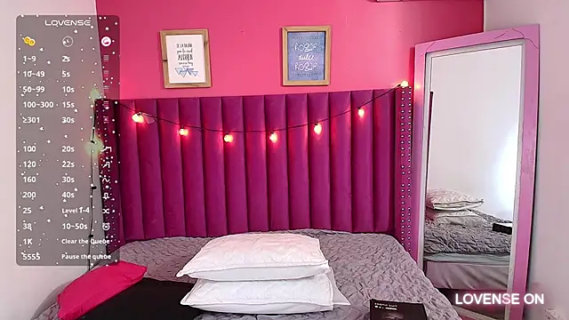 littleebonny online show from December 11, 2024, 12:44 pm