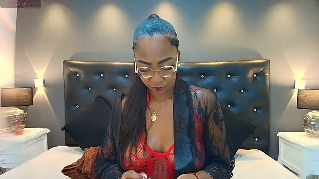 Snapshot of dirtyvictoria chatting on December 17, 2025, 12:33 pm dirtyvictoria online show from December 17, 2025, 12:33 pm