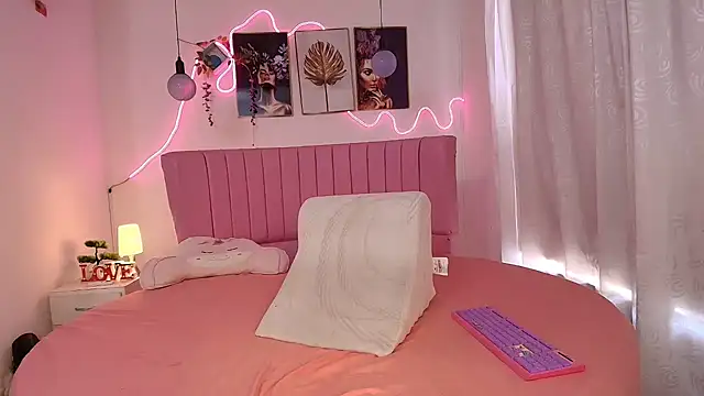 Azul horney online show from February 19, 2026, 7:10 pm