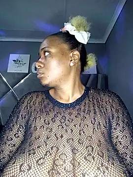 CocoBootyyy online show from June 5, 2026, 4:30 am