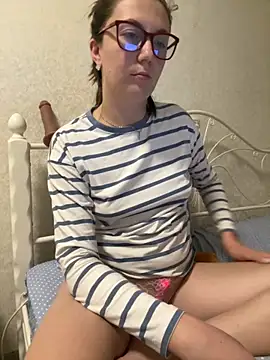 BeatriceTender online show from October 17, 2025, 7:38 pm