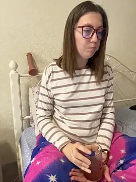 Snapshot of BeatriceTender chatting on February 19, 2026, 6:59 pm BeatriceTender online show from February 19, 2026, 6:59 pm