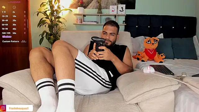 Snapshot of Neganhot_ chatting on February 13, 2026, 10:39 pm Neganhot online show from February 13, 2026, 10:39 pm