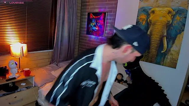 liam oficial02 online show from March 18, 2026, 4:15 am