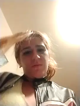 halobabe7620 online show from October 17, 2025, 10:18 am