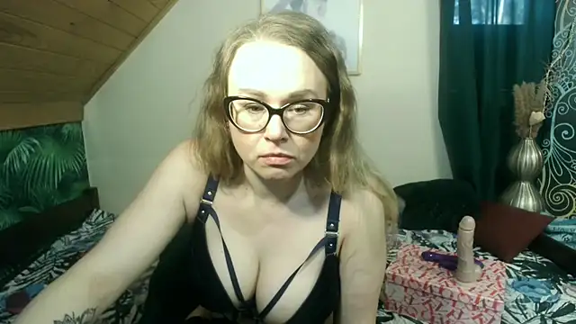 MilfKendra4U online show from February 28, 2026, 9:10 am