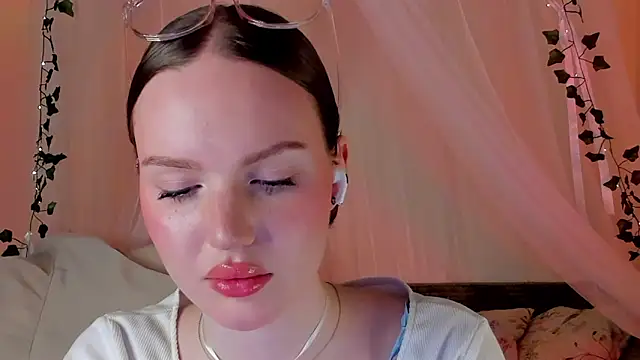 MishkaMe online show from February 8, 2025, 6:44 pm