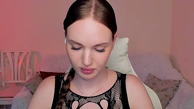 Snapshot of MishkaMe chatting on July 10, 2026, 3:47 pm MishkaMe online show from July 10, 2026, 3:47 pm