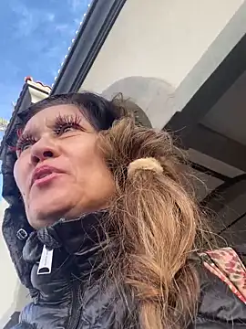 Snapshot of TheDime chatting on December 1, 2024, 4:29 pm TheDime online show from December 1, 2024, 4:29 pm