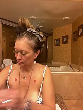 Snapshot of TheDime chatting on December 6, 2024, 8:48 am TheDime online show from December 6, 2024, 8:48 am