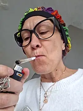 Snapshot of TheDime chatting on March 23, 2025, 12:47 am TheDime online show from March 23, 2025, 12:47 am