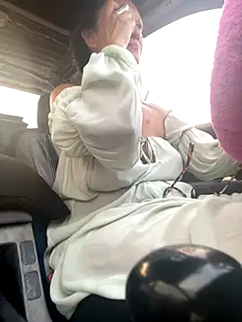 Snapshot of TheDime chatting on October 11, 2025, 2:15 pm TheDime online show from October 11, 2025, 2:15 pm