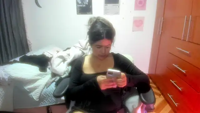 StephaniFox online show from January 6, 2026, 5:33 am