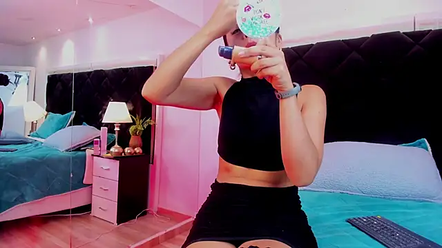 Holly Brensonexx  online show from January 27, 2025, 10:27 pm