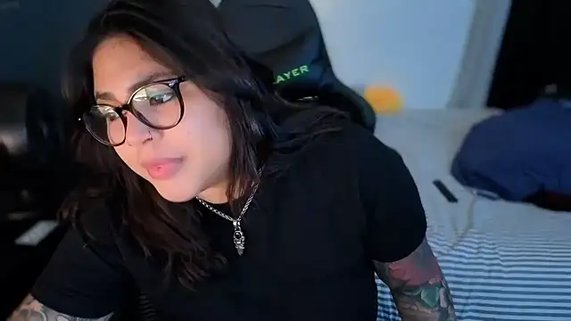 miacanela xo online show from April 22, 2026, 1:41 am