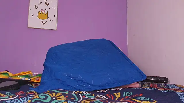 Snapshot of vale_ross_ chatting on February 7, 2025, 9:16 am vale ross online show from February 7, 2025, 9:16 am