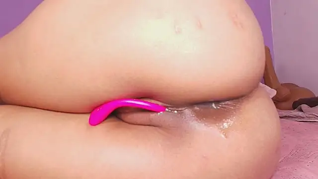 Snapshot of vale_ross_ chatting on February 13, 2025, 6:09 am vale ross online show from February 13, 2025, 6:09 am