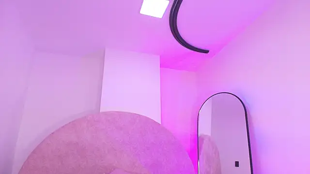 Snapshot of vale_ross_ chatting on January 11, 2026, 3:11 am vale ross online show from January 11, 2026, 3:11 am