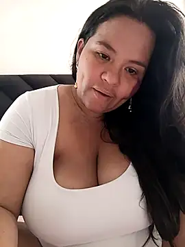 Snapshot of Julieta-tits chatting on June 16, 2026, 4:20 pm Julieta-tits online show from June 16, 2026, 4:20 pm