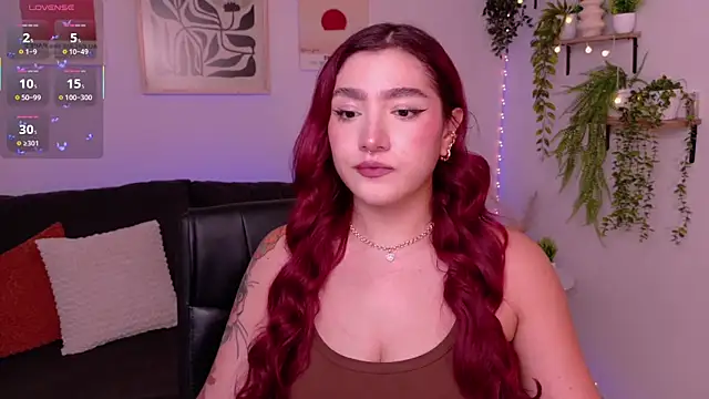 ViolettCastel online show from April 8, 2026, 7:47 pm