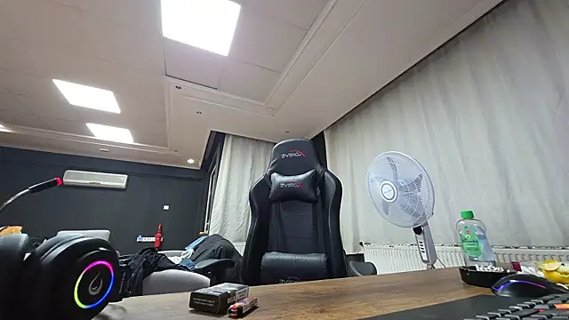 Snapshot of istebenboylebiradamim chatting on October 22, 2025, 7:02 pm istebenboylebiradamim online show from October 22, 2025, 7:02 pm