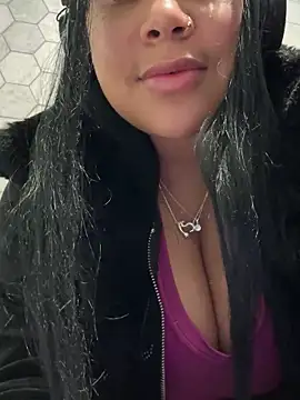 HaileyDiana online show from March 5, 2025, 10:11 am