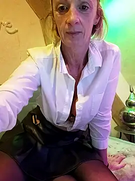 tatianasexymilf online show from January 14, 2026, 4:12 pm