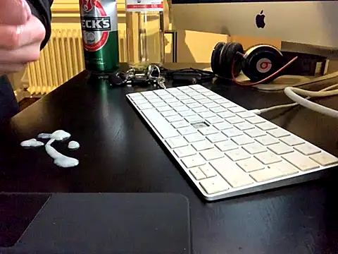 KendrickJiz online show from September 18, 2025, 9:39 pm