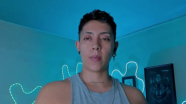 Snapshot of Aleja1214 chatting on April 23, 2026, 10:45 pm Aleja1214 online show from April 23, 2026, 10:45 pm