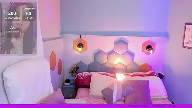 Melissa Koster online show from February 8, 2025, 8:20 am