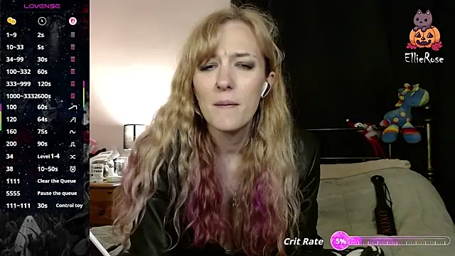 Snapshot of EllieeRose chatting on May 10, 2026, 10:26 pm EllieeRose online show from May 10, 2026, 10:26 pm