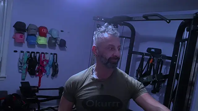 Snapshot of DaddySnowXX chatting on November 28, 2025, 2:03 am DaddySnowXX online show from November 28, 2025, 2:03 am