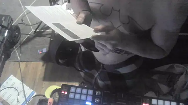 Snapshot of trash4cash chatting on April 28, 2026, 7:30 pm trash4cash online show from April 28, 2026, 7:30 pm
