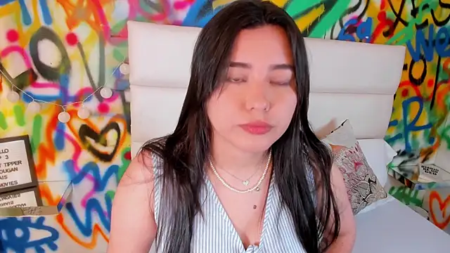 Liana Bernocchi online show from November 21, 2025, 8:29 pm